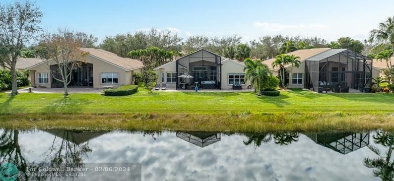 7062 Great Falls Cir, Boynton Beach FL  33437-3998 exterior