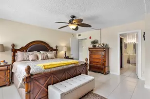 111 Golden Isles Dr, Hallandale Beach, FL 33009 - Photo 25