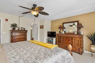 111 Golden Isles Dr, Hallandale Beach, FL 33009 - Photo 27
