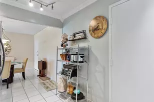 111 Golden Isles Dr, Hallandale Beach, FL 33009 - Photo 23