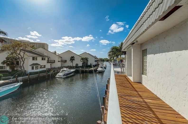 1118 Russell Dr, Boca Raton FL 33487-4222 exterior