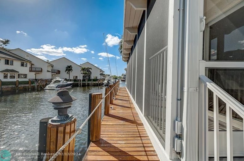 1118 Russell Dr, Boca Raton FL 33487-4222 exterior