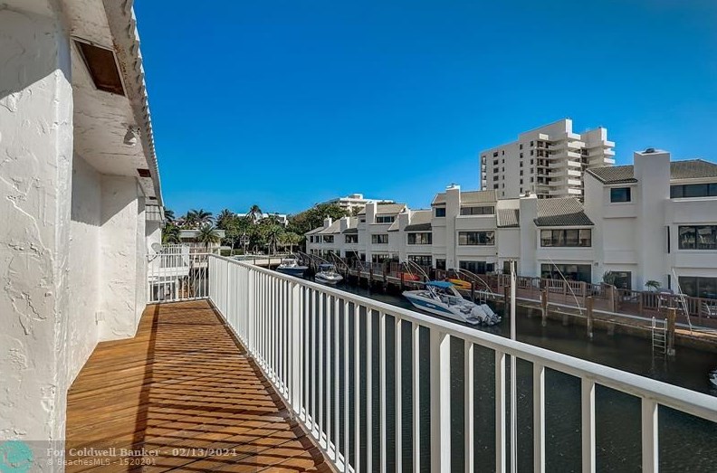 1118 Russell Dr, Boca Raton FL 33487-4222 exterior