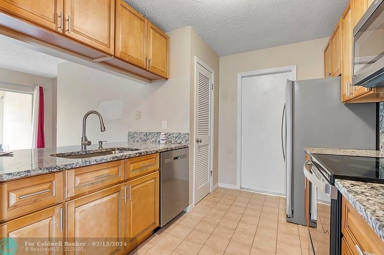 2158 Carnation Rd, Fort Pierce FL  34952-4925 exterior