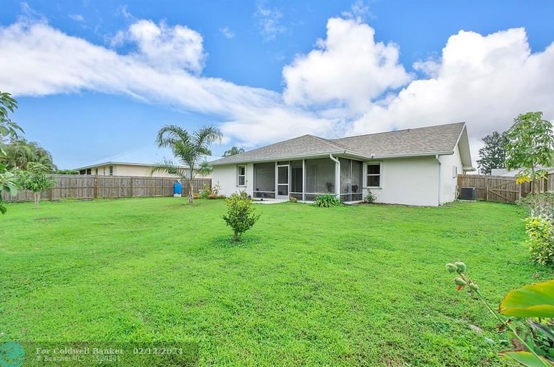 2158 Carnation Rd, Fort Pierce FL  34952-4925 exterior