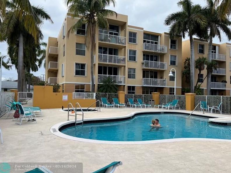 1341 3rd St, Dania Beach FL  33004-2640 exterior