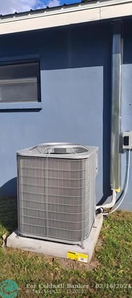 308 8 Dr, Okeechobee FL 34974-4543 exterior