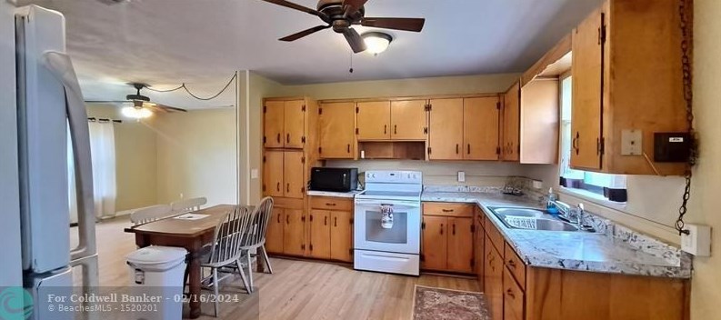 308 8 Dr, Okeechobee FL 34974-4543 exterior