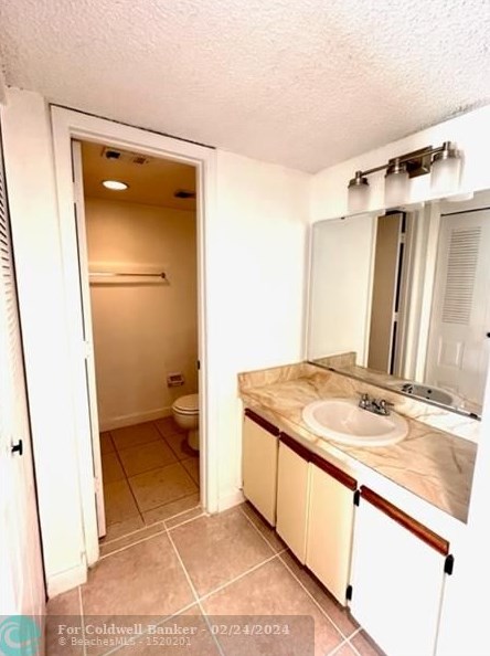 1512 Royal Green Cir, Fort Pierce FL  34952-7624 exterior