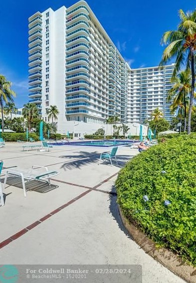 3800 Ocean Dr, Hollywood FL 33019-2904 exterior