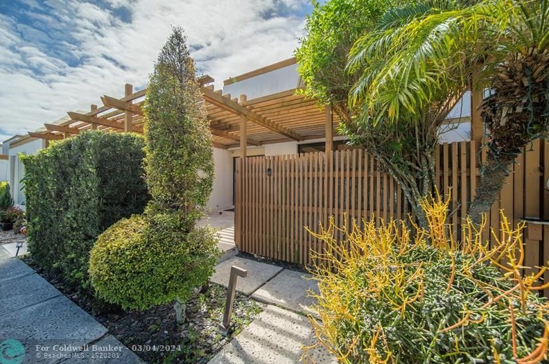 1132 131st St, Miami FL  33161-4239 exterior