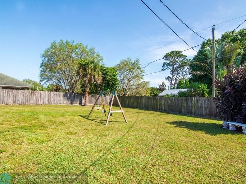 745 18th Pl, Vero Beach FL  32962-7006 exterior