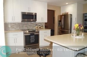 8589 Ramblewood Dr, Pompano Beach FL  33071-7109 exterior