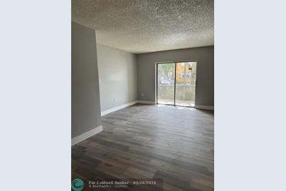 4374 NW 9th Ave, Unit #1B - Photo 1