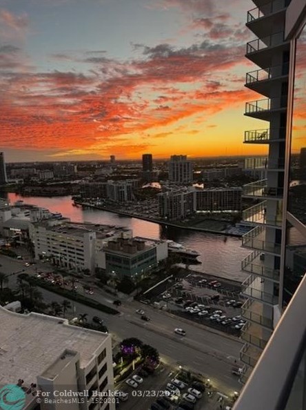 3101 Ocean Dr, Hollywood FL  33019-2804 exterior