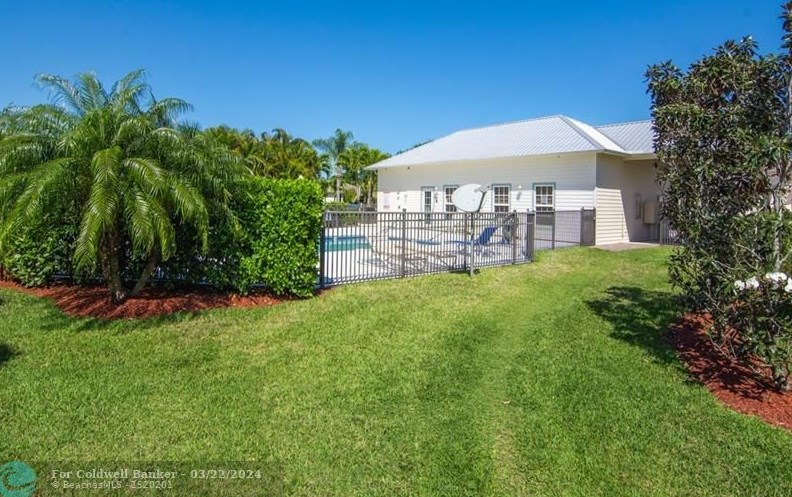 1868 Red Oak Ter, Vero Beach FL  32966 exterior