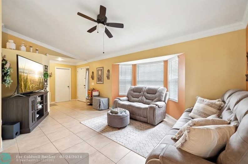 465 Eyerly Ave, Fort Pierce FL  34983-2903 exterior