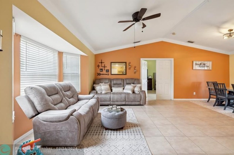 465 Eyerly Ave, Fort Pierce FL  34983-2903 exterior