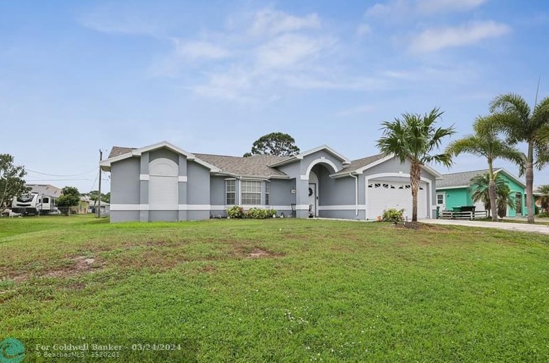 465 Eyerly Ave, Fort Pierce FL  34983-2903 exterior