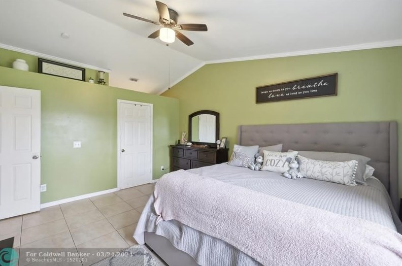 465 Eyerly Ave, Fort Pierce FL  34983-2903 exterior