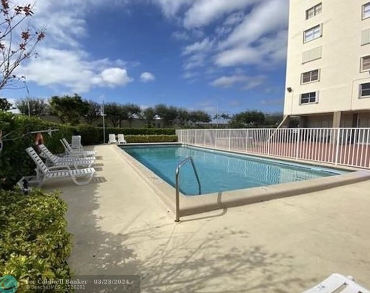 4675 18th Ct, Hialeah FL  33012-2829 exterior