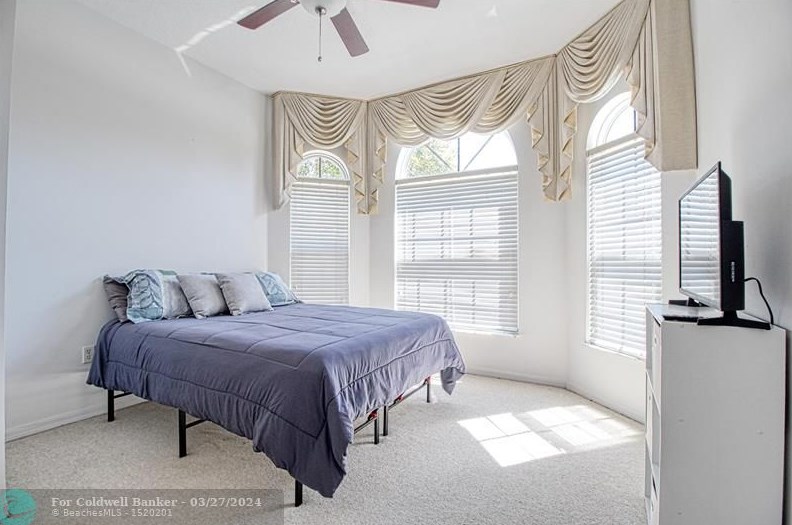 2080 99th Ave, Hollywood FL 33024-1416 exterior