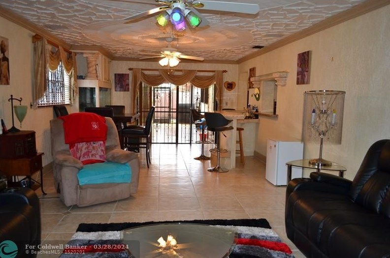 1860 179 St, Miami FL  33056-3831 exterior