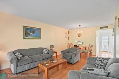 3001 NW 46th Ave, Unit #404 - Photo 1
