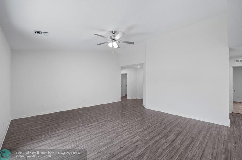 8455 100 Ave, Vero Beach FL 32967-3358 exterior