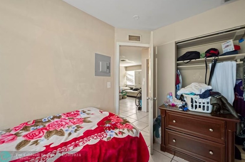 1122 N St, Lake Worth FL 33460-5246 exterior