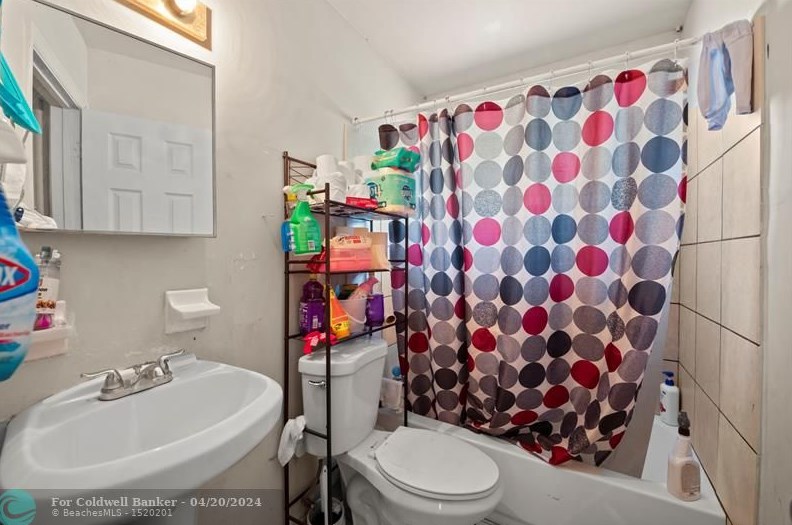 1122 N St, Lake Worth FL 33460-5246 exterior