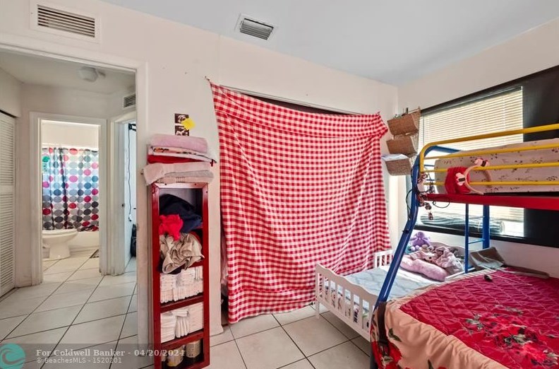 1122 N St, Lake Worth FL 33460-5246 exterior