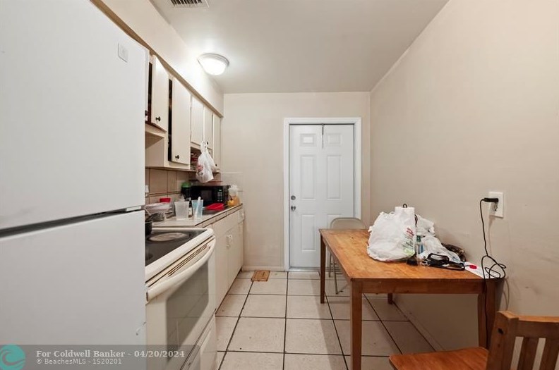 1122 N St, Lake Worth FL 33460-5246 exterior