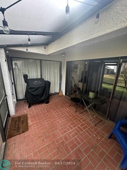 14115 Cypress Cir, Tampa FL 33618-2708 exterior