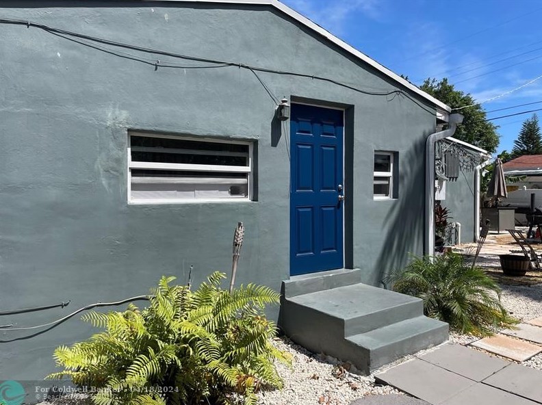 2552 Plunkett St, Hollywood FL  33020-5844 exterior