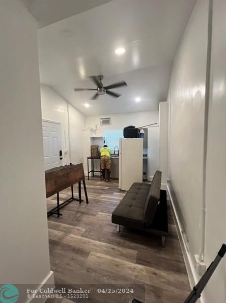42 11th St, Dania Beach FL  33004-4223 exterior