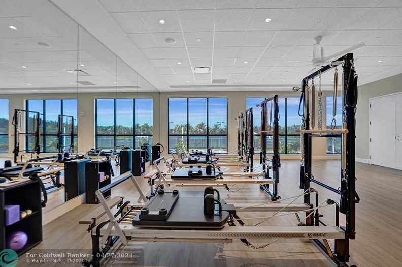 11061 Clover Leaf Cir, Boca Raton FL  33428-1606 exterior