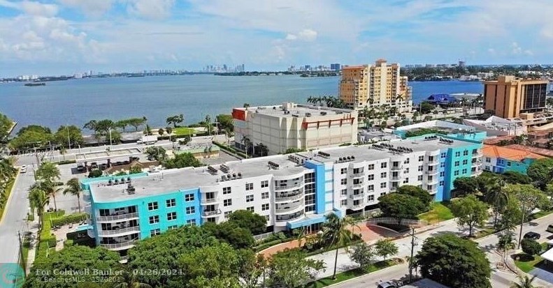 1555 Treasure Dr, Miami FL  33141-4133 exterior