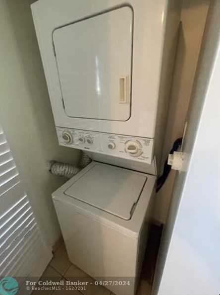 388 122nd Ave, Hollywood FL  33025-5947 exterior