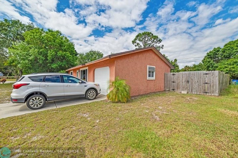 2065 7 Dr, Vero Beach FL  32962-7044 exterior