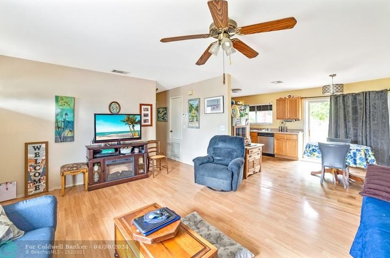 2065 7 Dr, Vero Beach FL  32962-7044 exterior