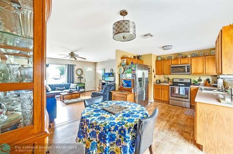 2065 7 Dr, Vero Beach FL  32962-7044 exterior