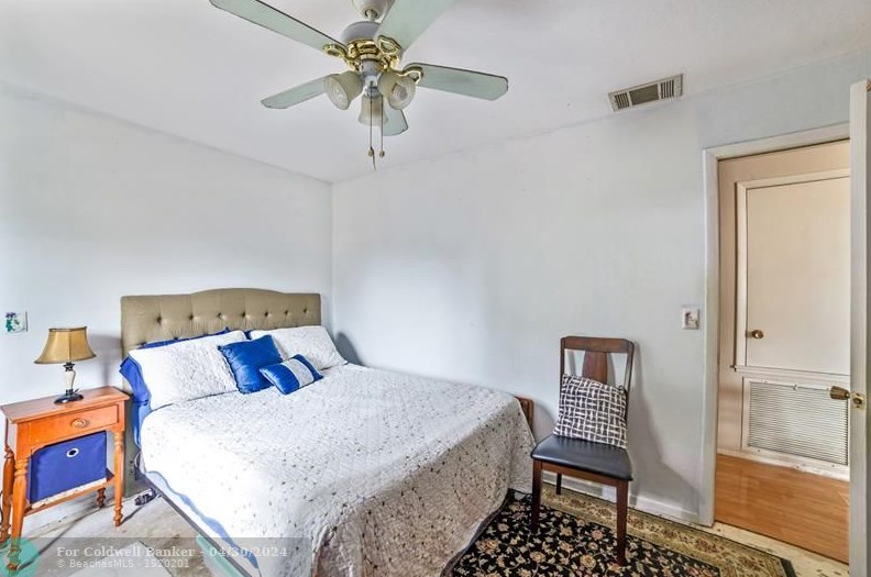 2065 7 Dr, Vero Beach FL  32962-7044 exterior