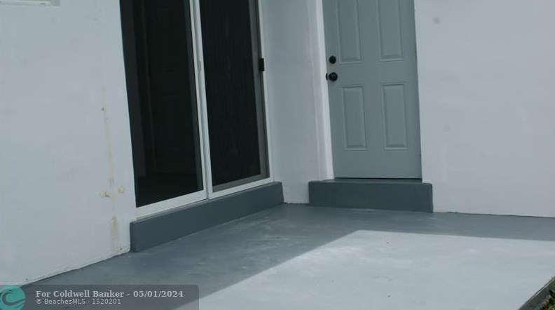 6109 30th St, Hollywood FL 33023-3975 exterior