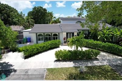 1651 SW 13th Ave - Photo 1