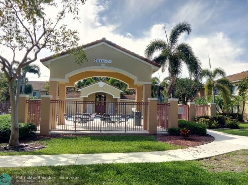 7910 7th St, Hollywood FL  33024-5179 exterior