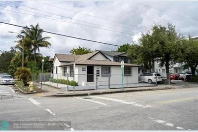 500 NW 10th Ave - Photo 1