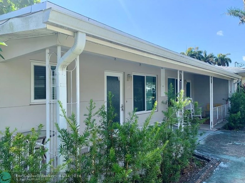 117 2nd Ave, Dania Beach FL  33004-4808 exterior