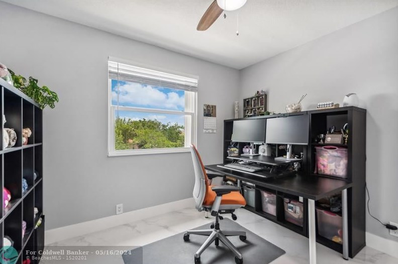 952 191 Ave, Hollywood FL 33029-5373 exterior