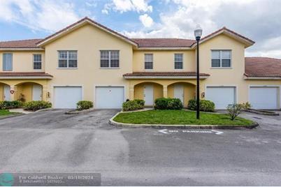 1221 NW 27th Ave, Pompano Beach, FL 33069 - Photo 1